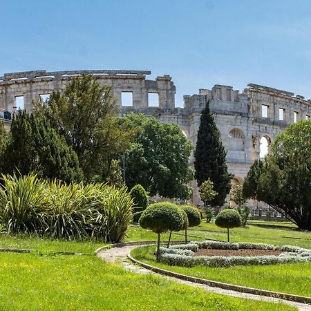 Bu2 Pula Studio Apartment Buitenkant foto