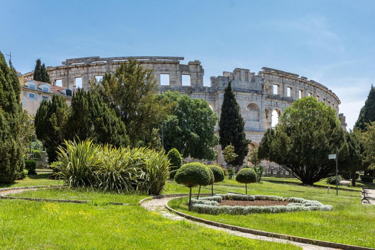 Bu2 Pula Studio Apartment Buitenkant foto